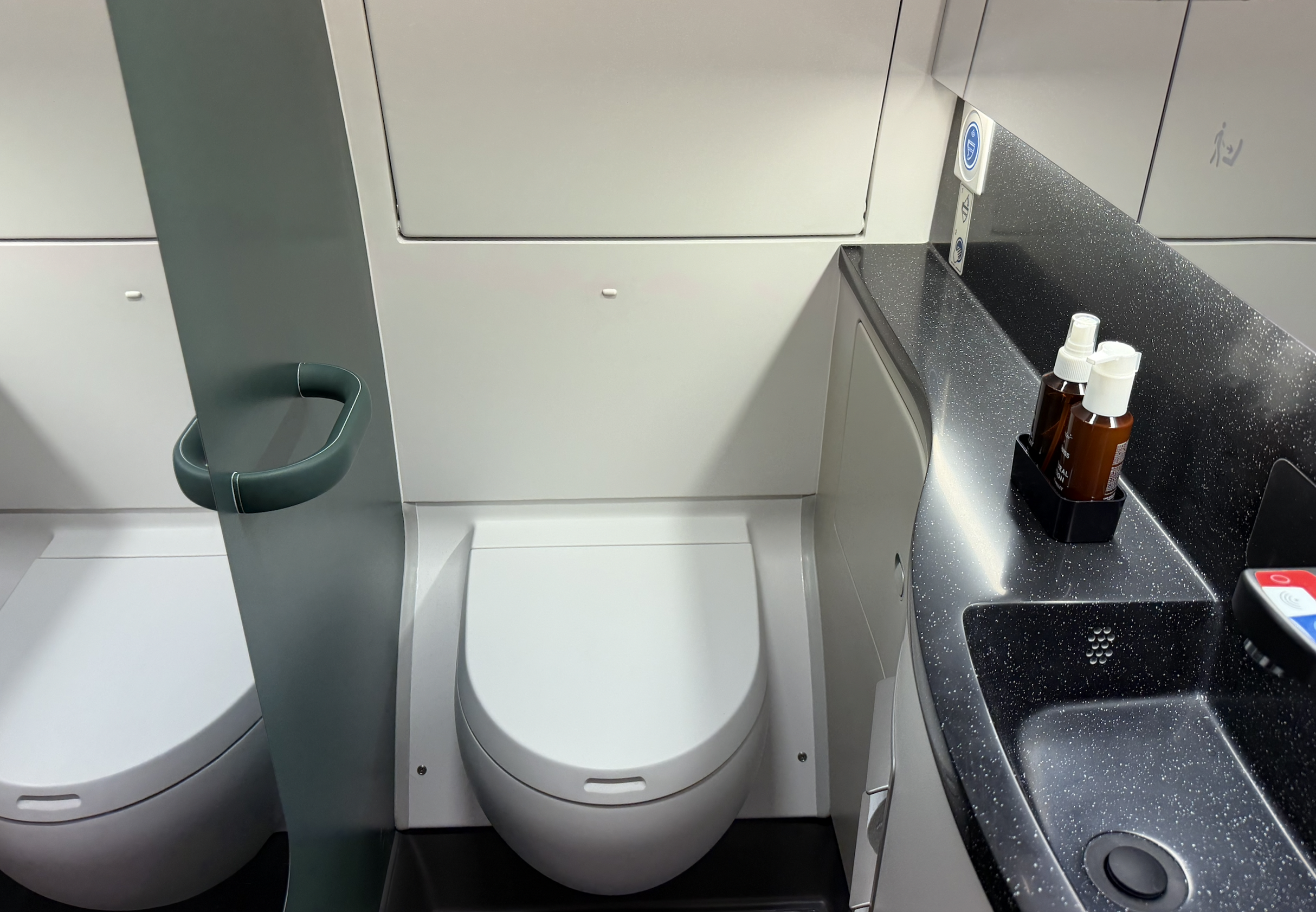 SWISS A350 lavatory
