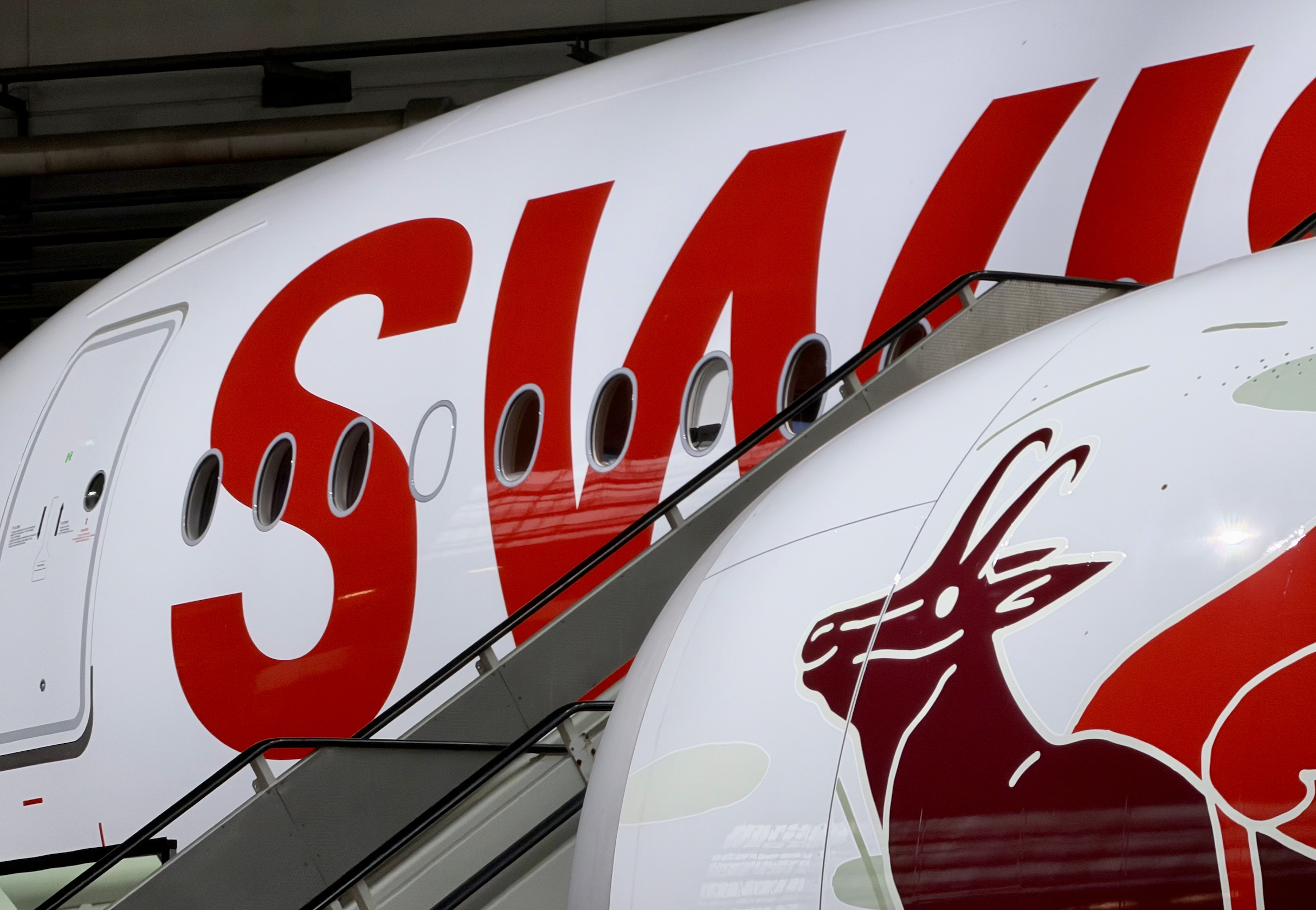 Side-view of SWISS A350, engine