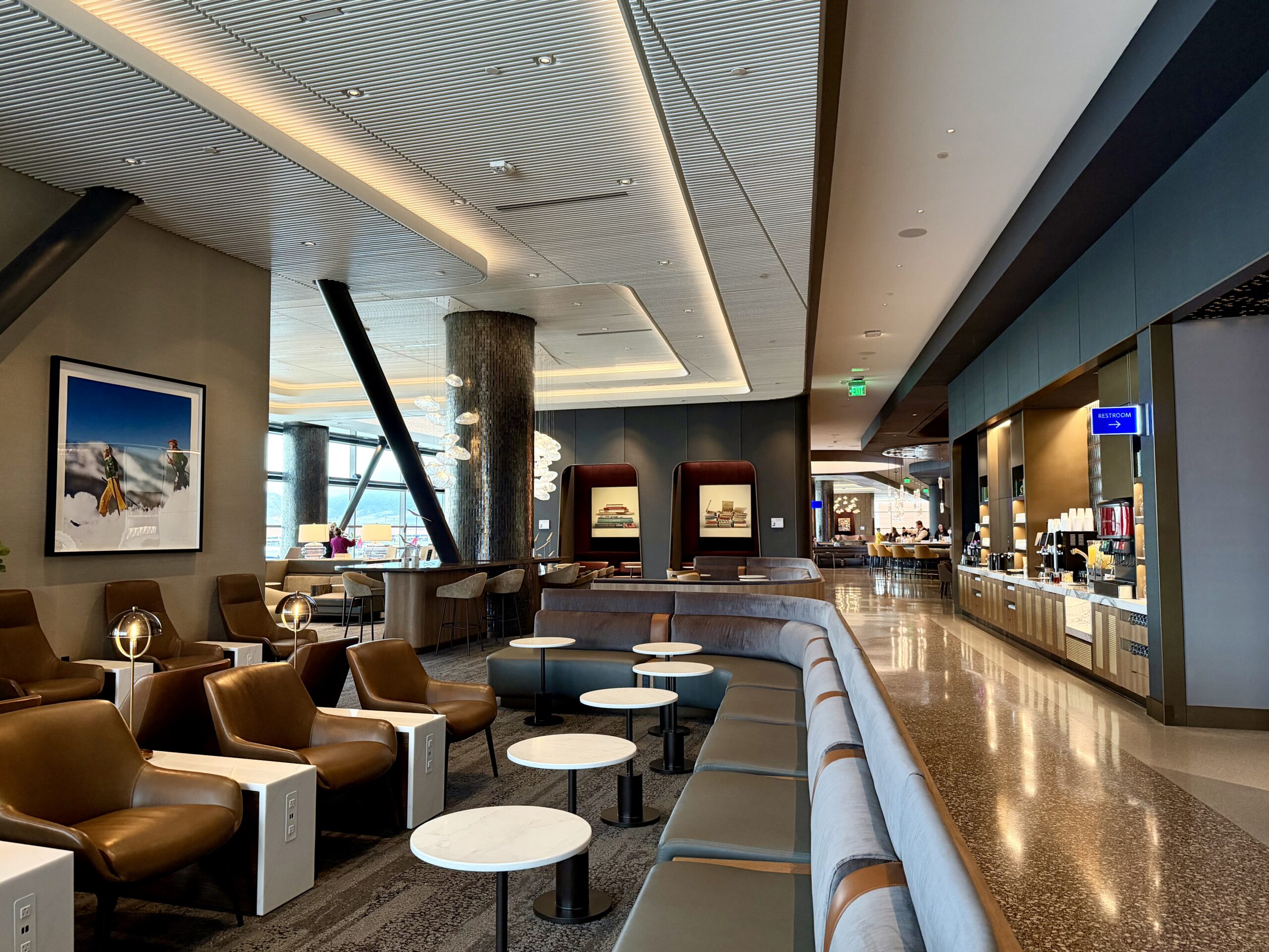 Delta Sky Club SLC Concourse B central seating.