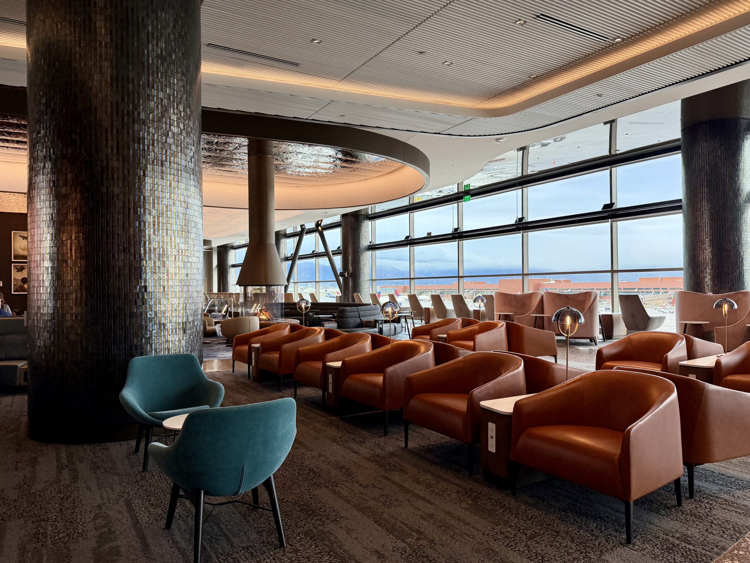 Delta Sky Club SLC Concourse B central seating.