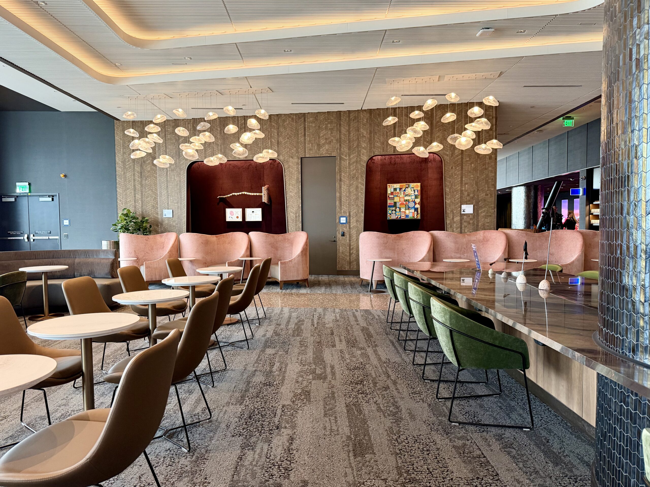 Delta Sky Club SLC Concourse B seating area.