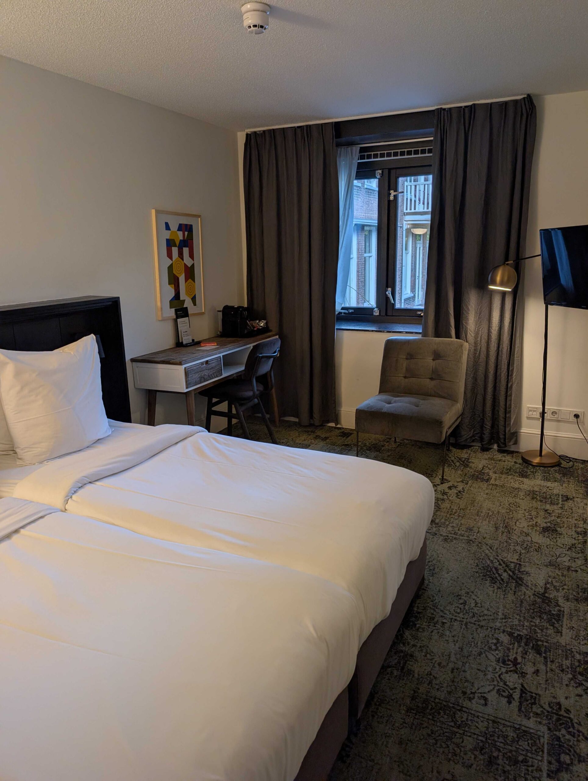 sonder amsterdam bedroom