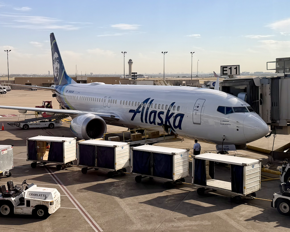 Alaska Airlines 737 MAX 9 at DFW.