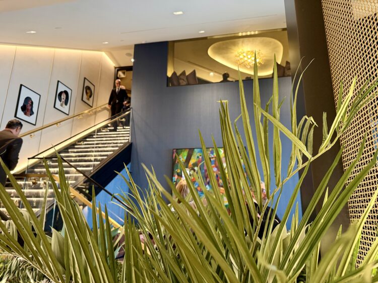 Sapphire Lounge Las Vegas foliage