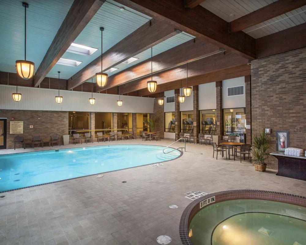 Pool at the DoubleTree by Hilton Hotel Pittsburgh - Green Tree.