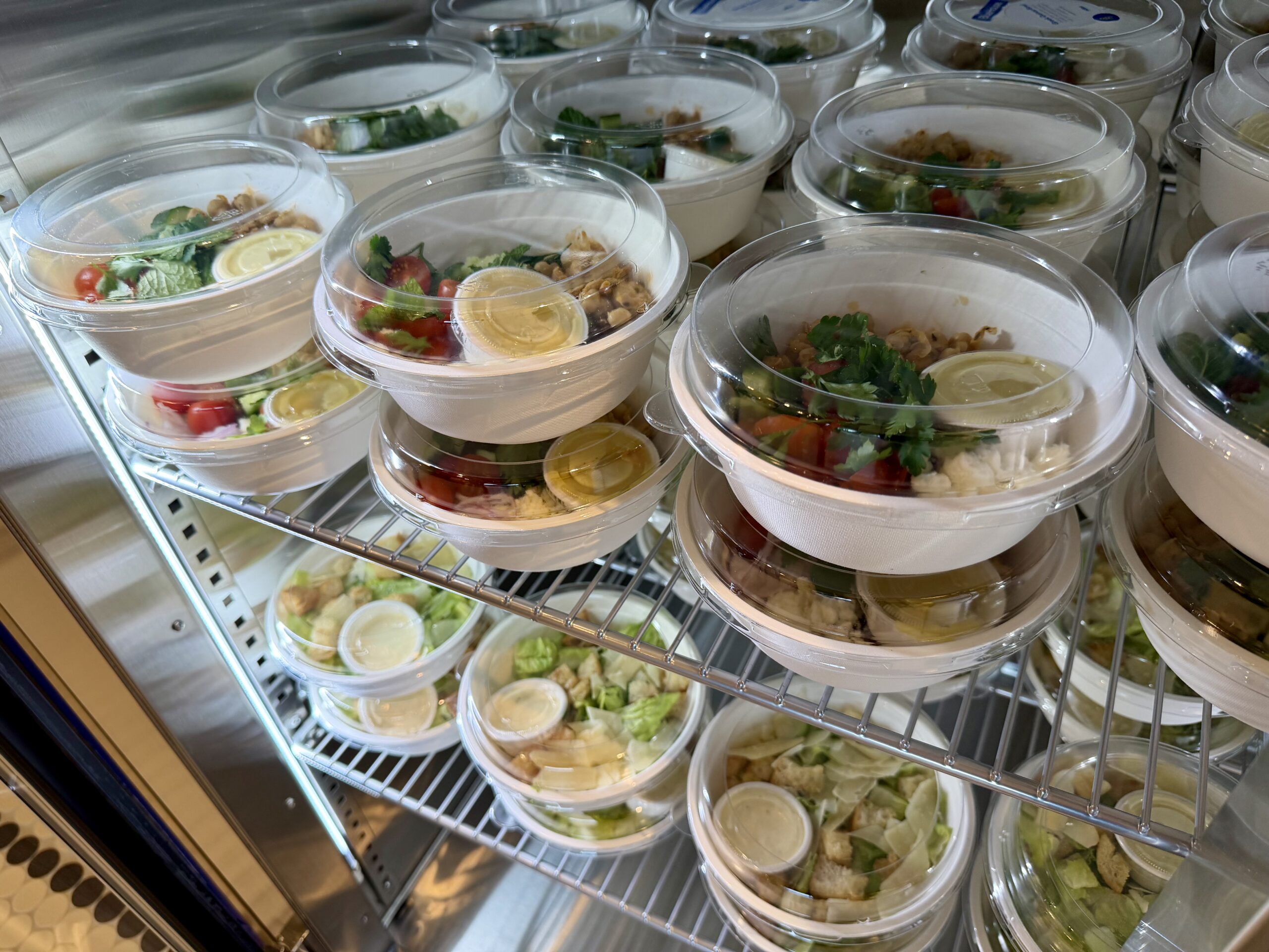 JFK BlueHouse lounge food