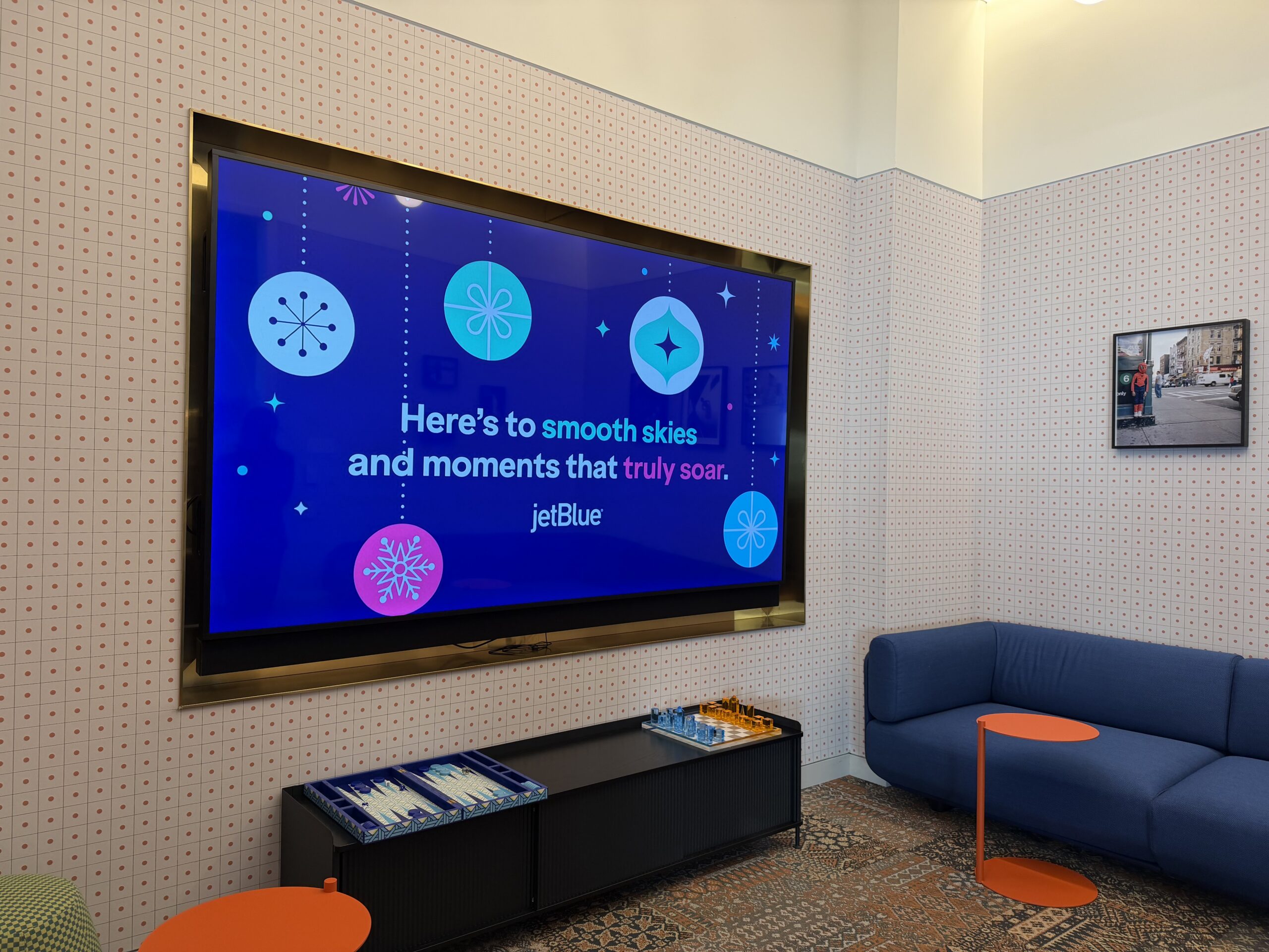 JFK BlueHouse lounge game room