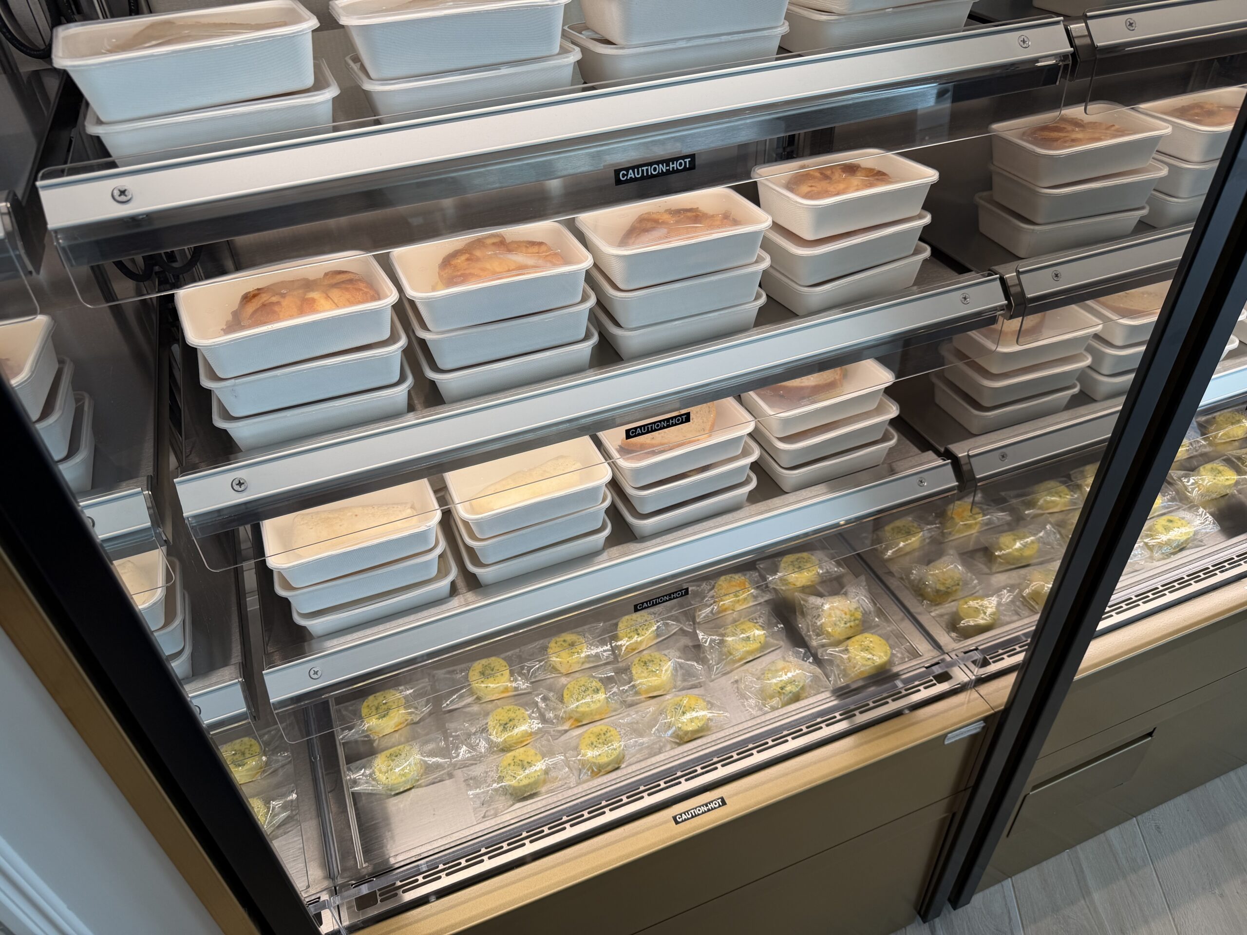 JFK BlueHouse lounge warm food