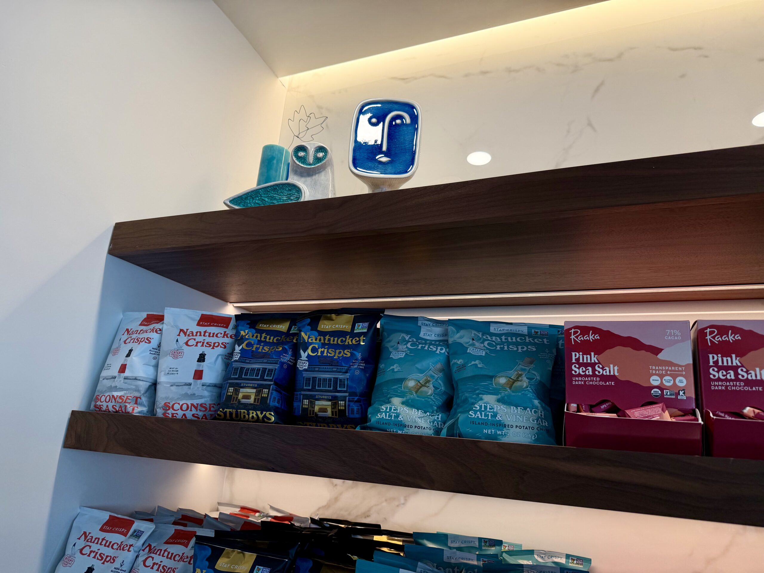 JFK BlueHouse lounge snacks