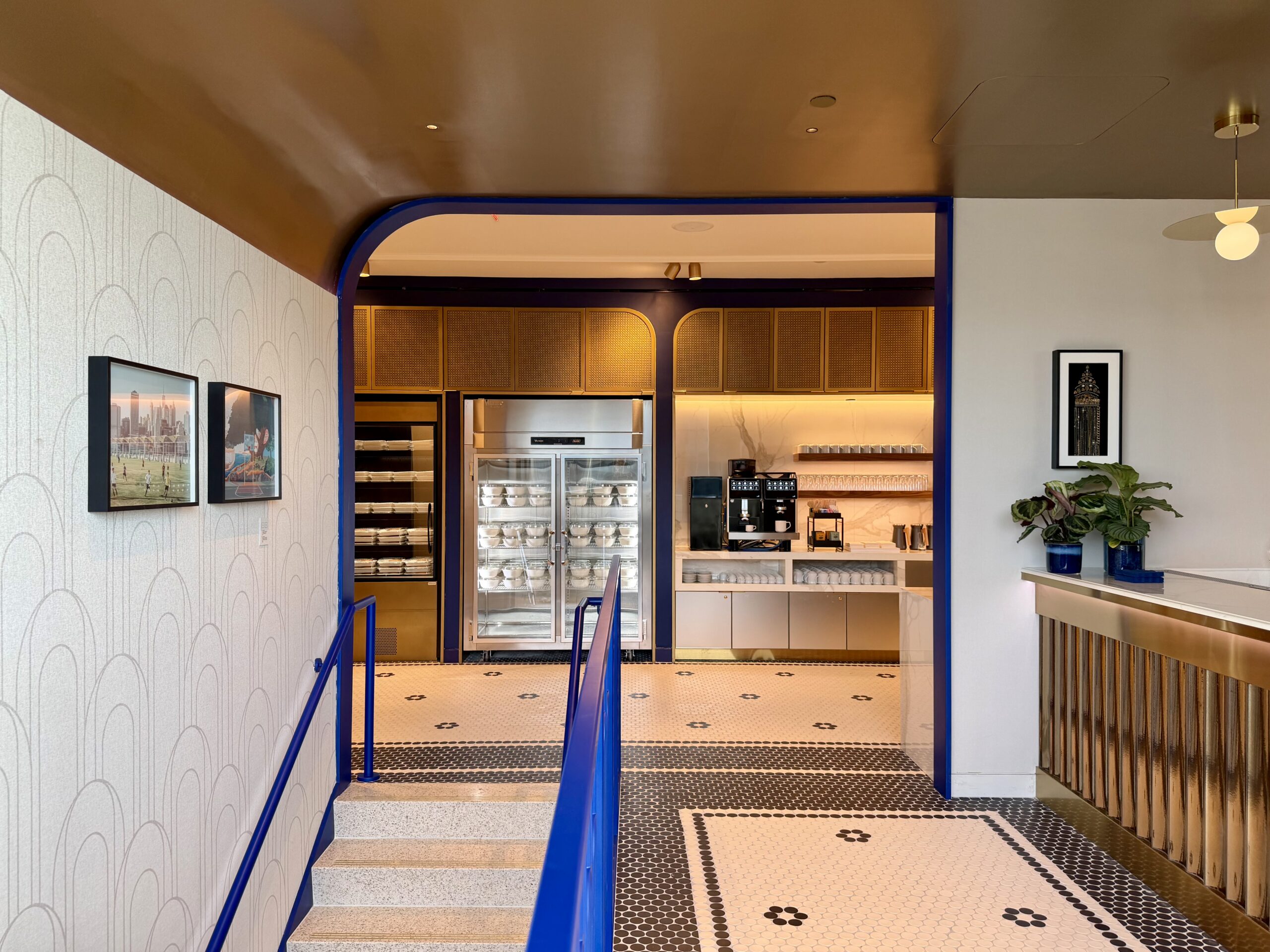 JFK BlueHouse lounge upstairs bar