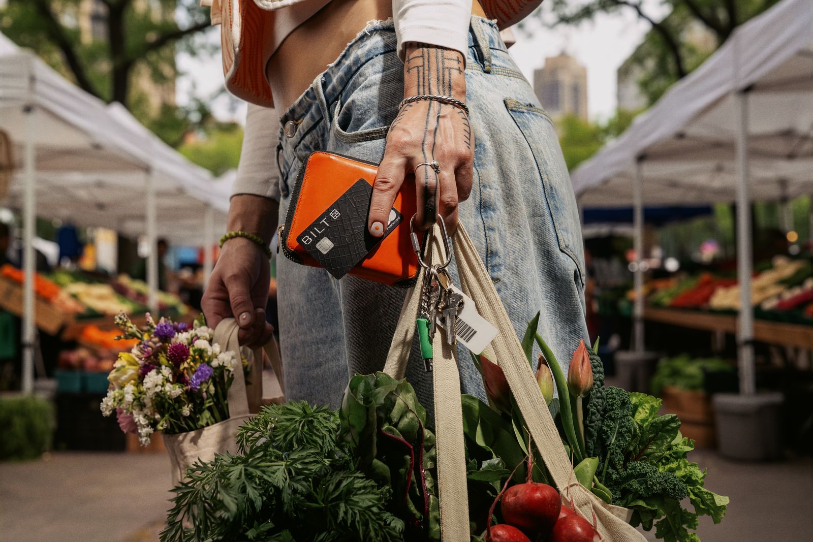 Bilt Obsidian Card lifestyle photo.