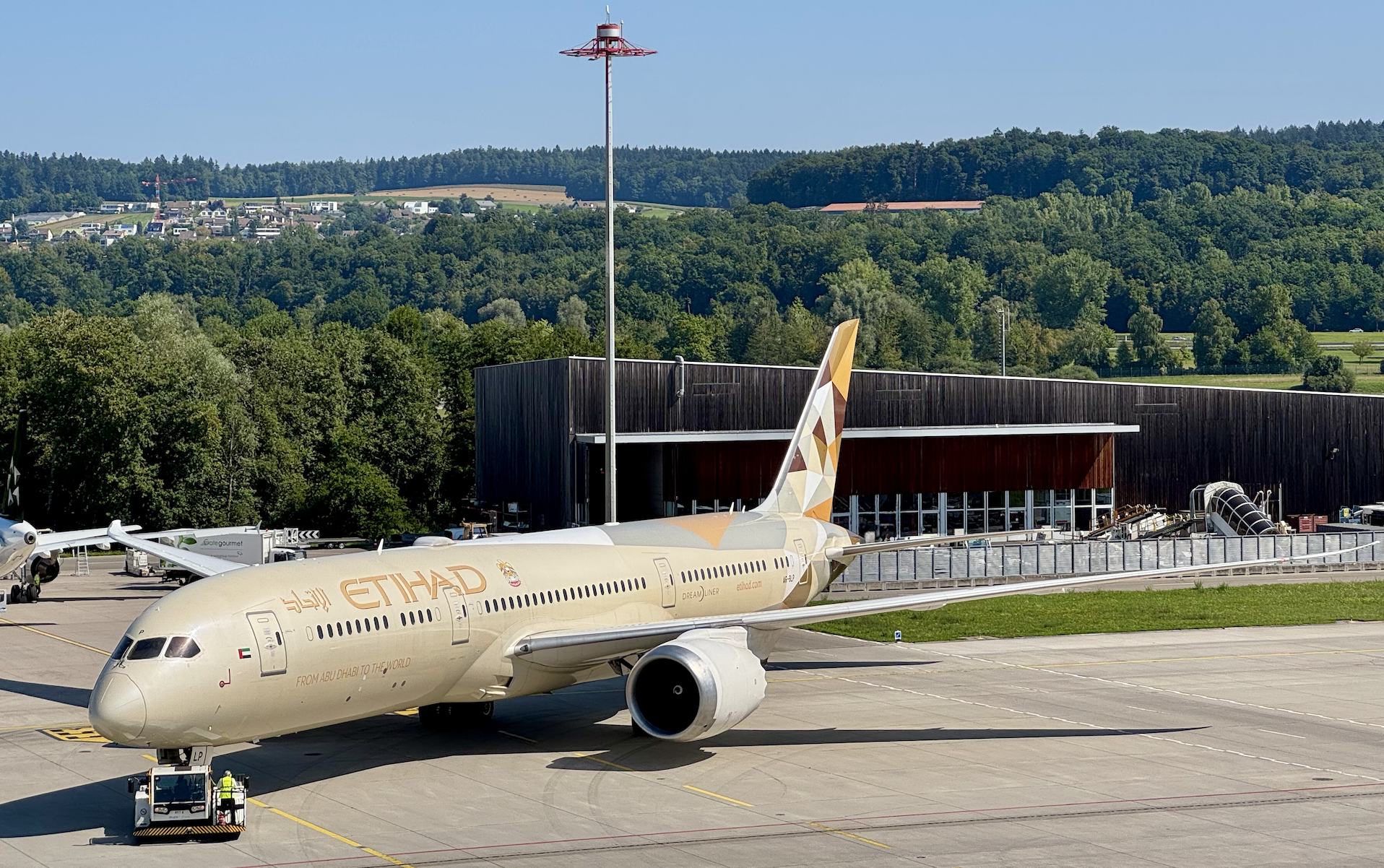 Etihad 787-9 at ZRH.