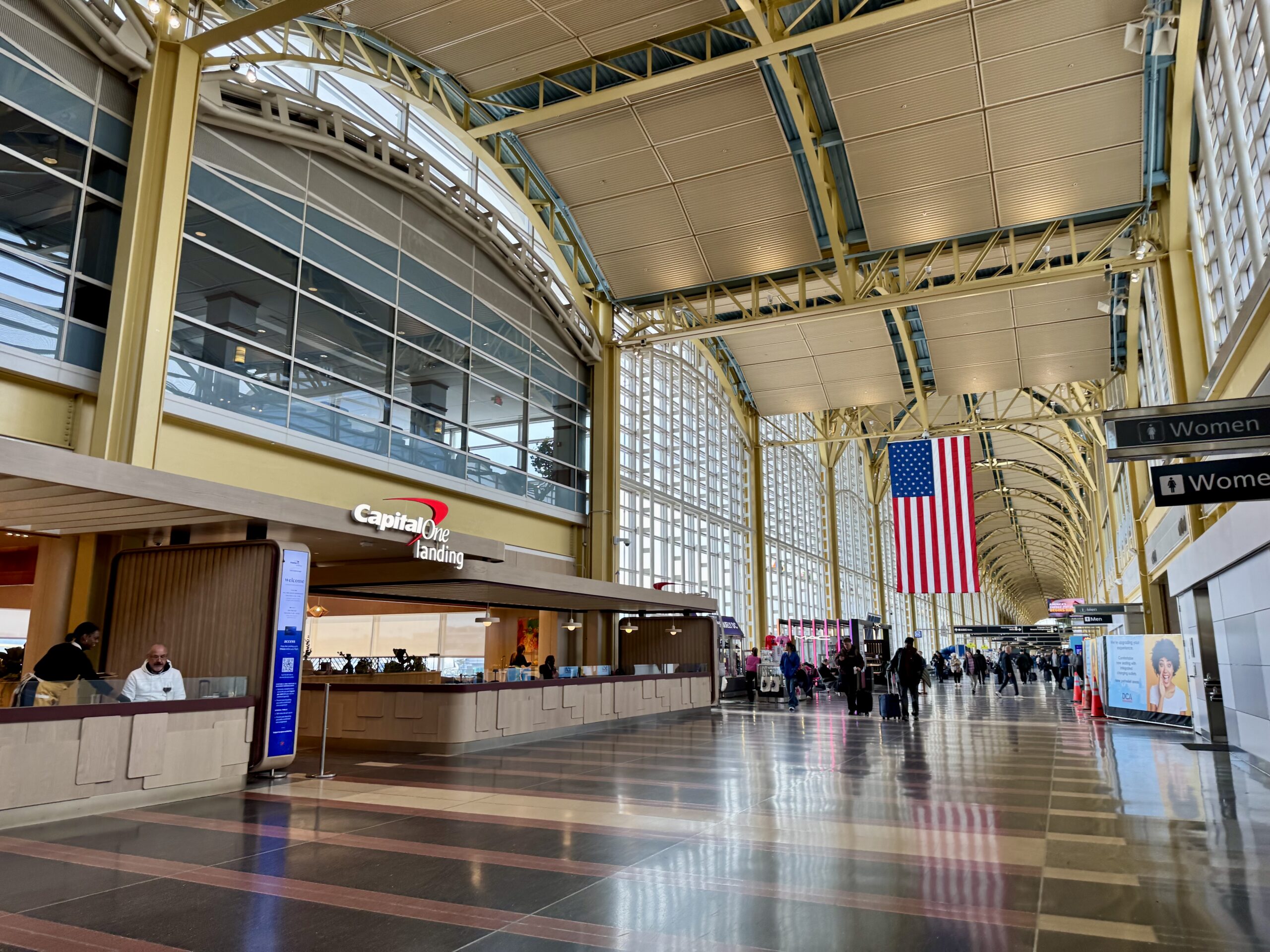 Capital One Landing at DCA.