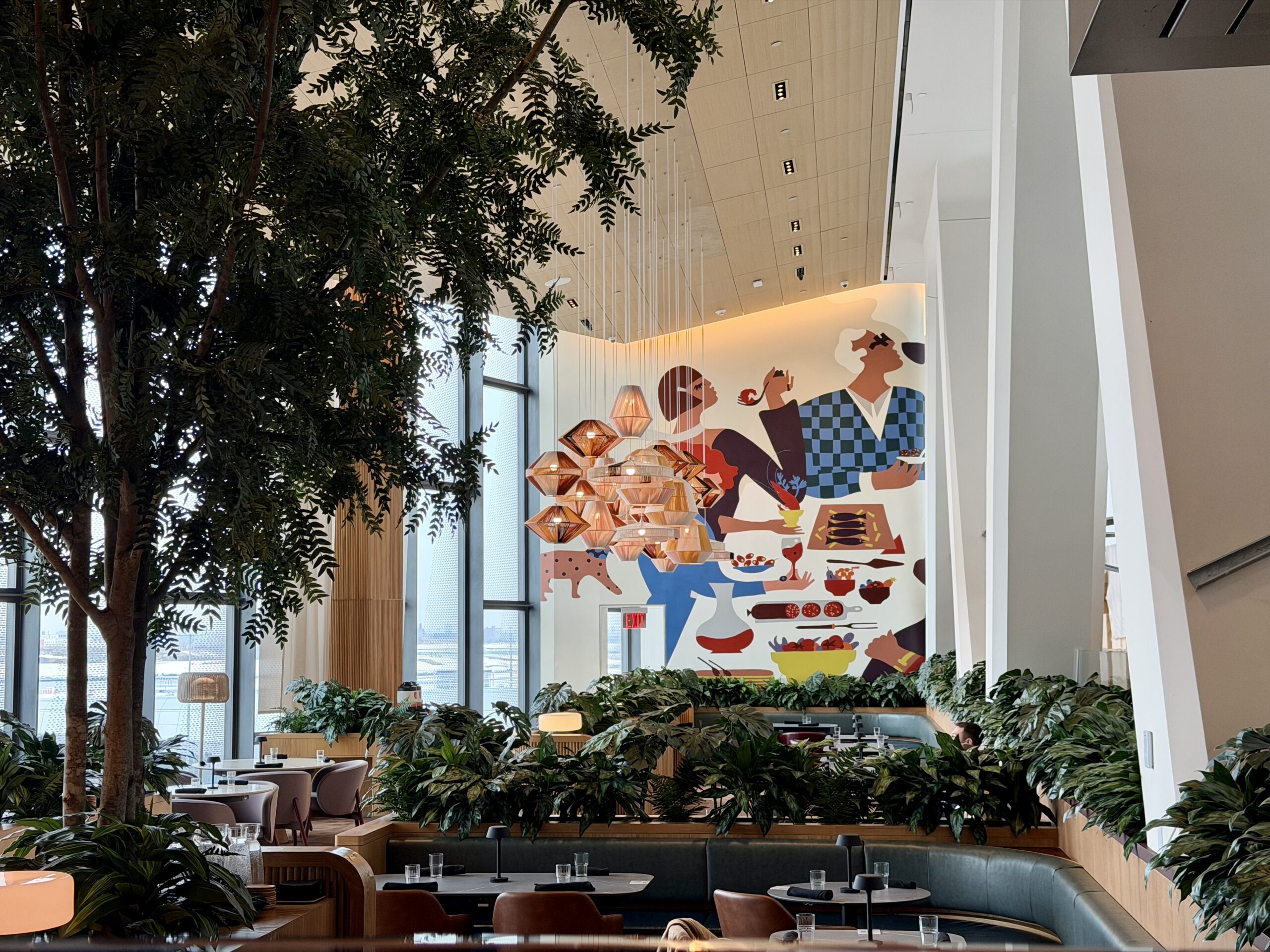 Capital One Landing at LGA decor and tables.