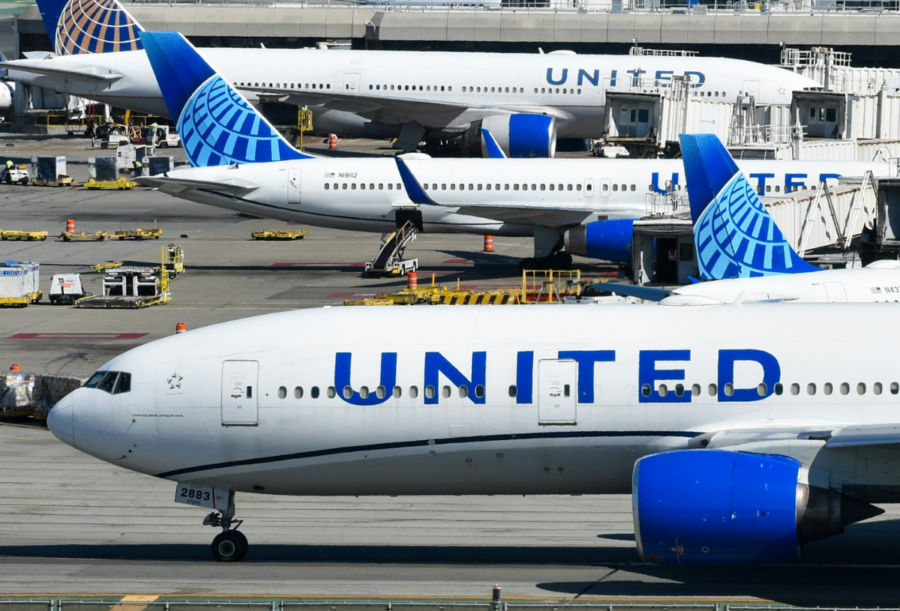 United airplanes on the ramp.