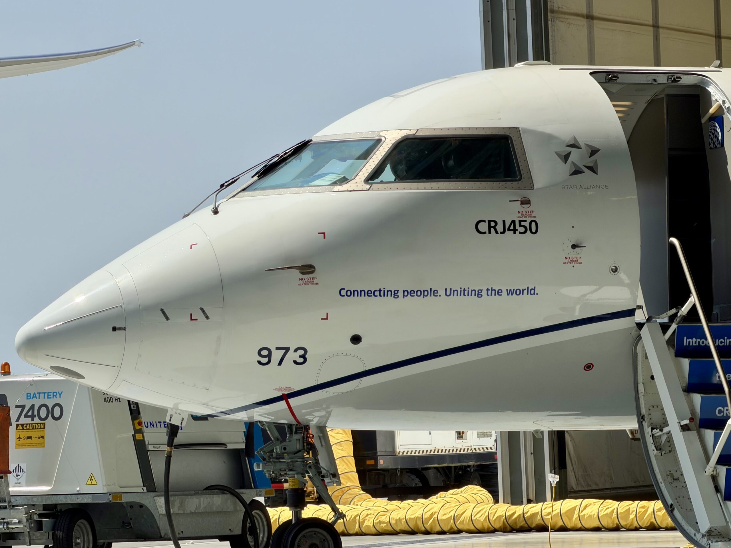 United CRJ-450 exterior
