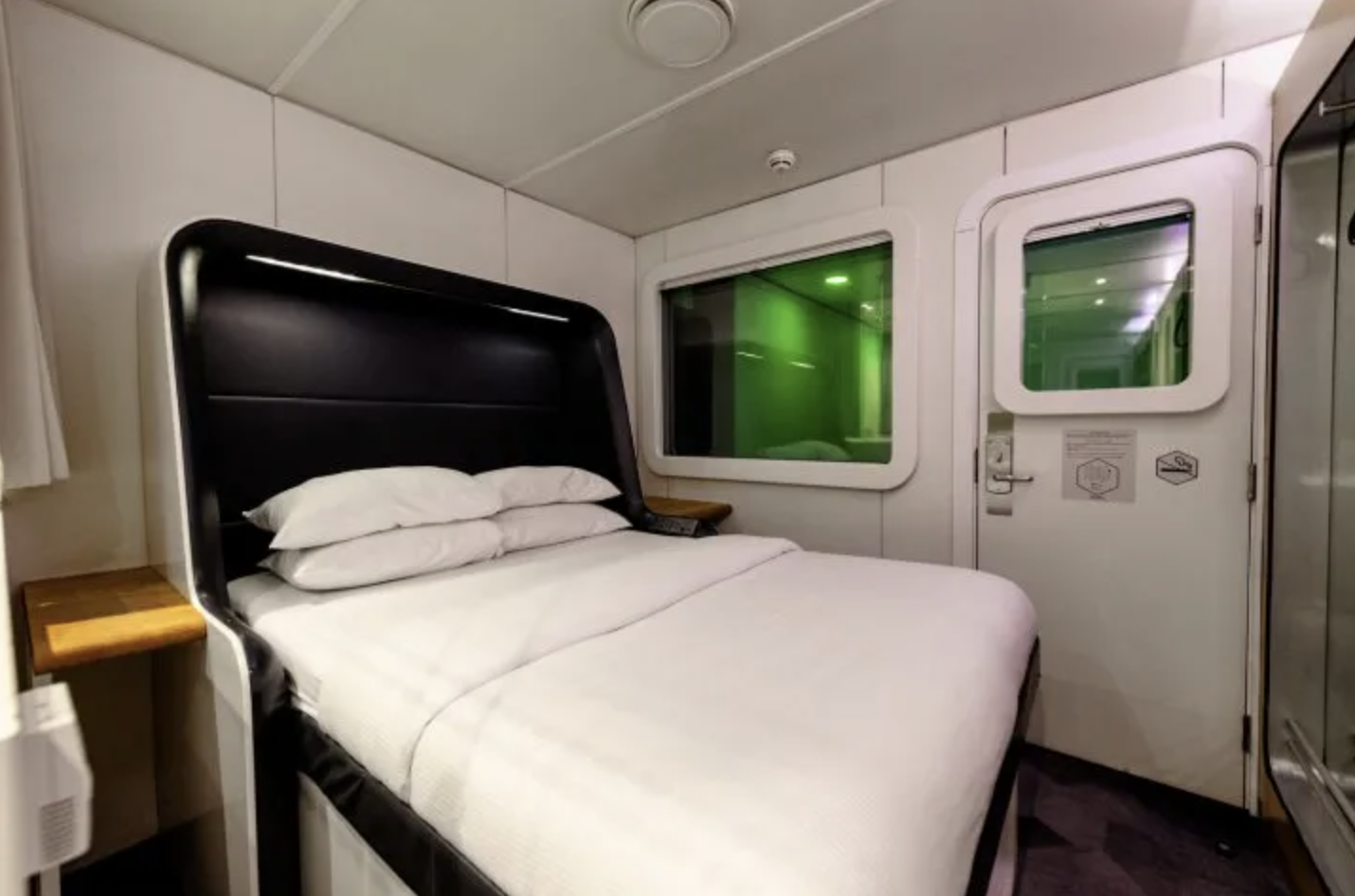 SmartBed at YOTEL