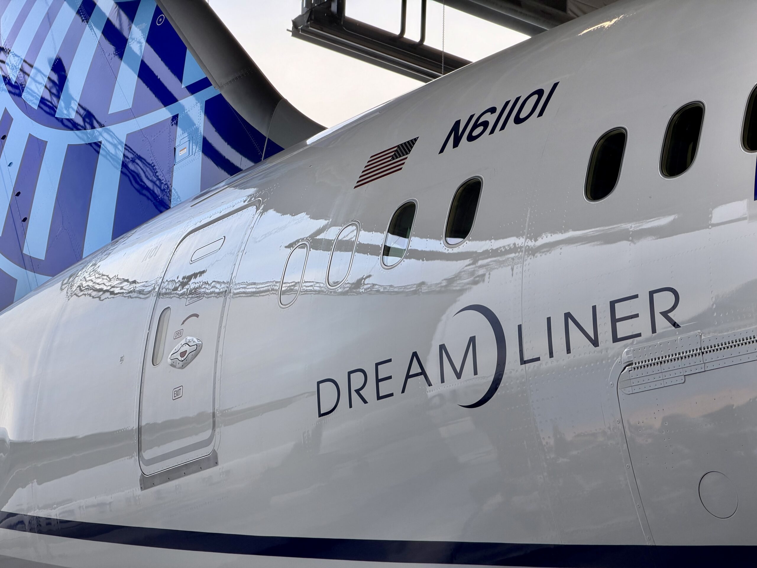 United 787-9 Premium tail branding