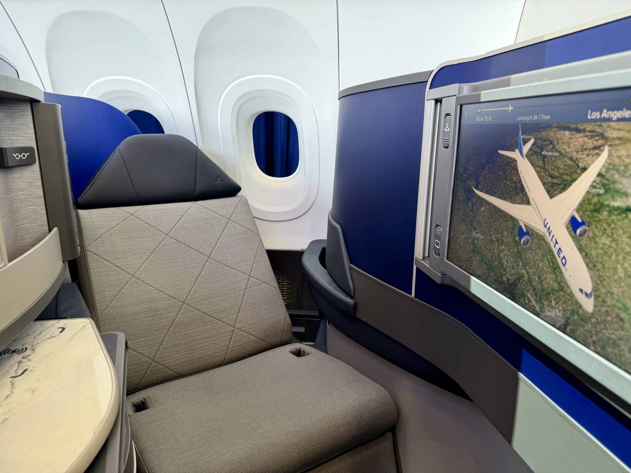 United A321 Polaris suite