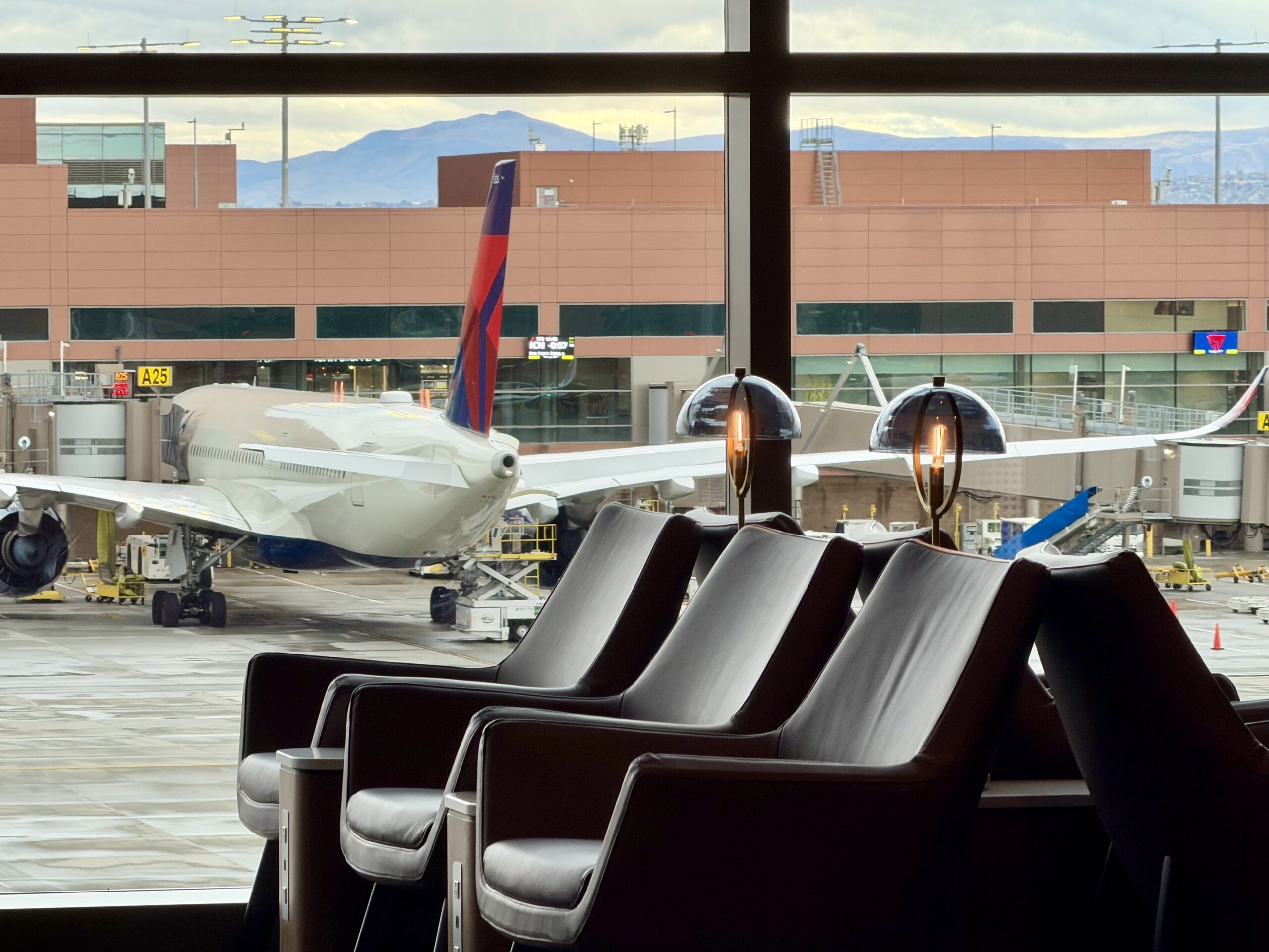 Delta A350 at SLC as seen through the SkyClub