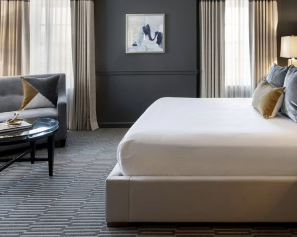 Ambassador Hotel Tulsa, Autograph Collection bedroom