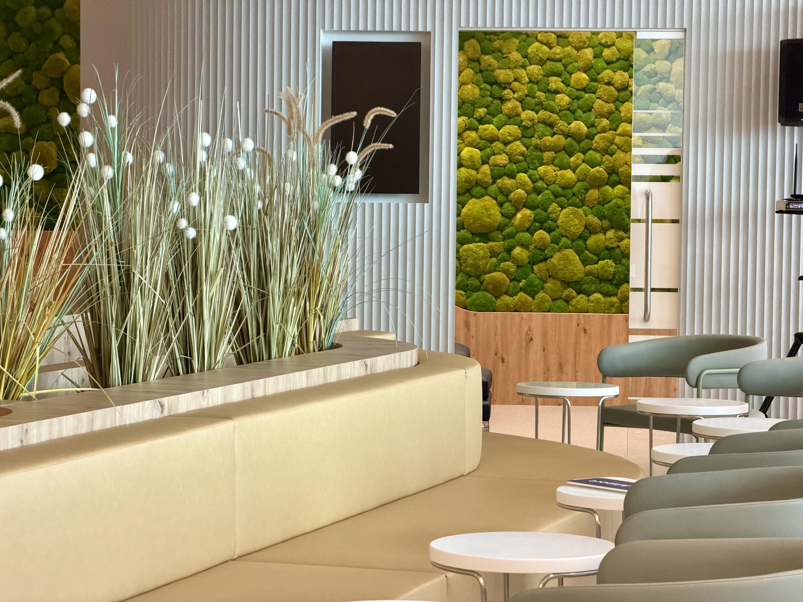 SkyTeam Lounge FRA seating/relax area.