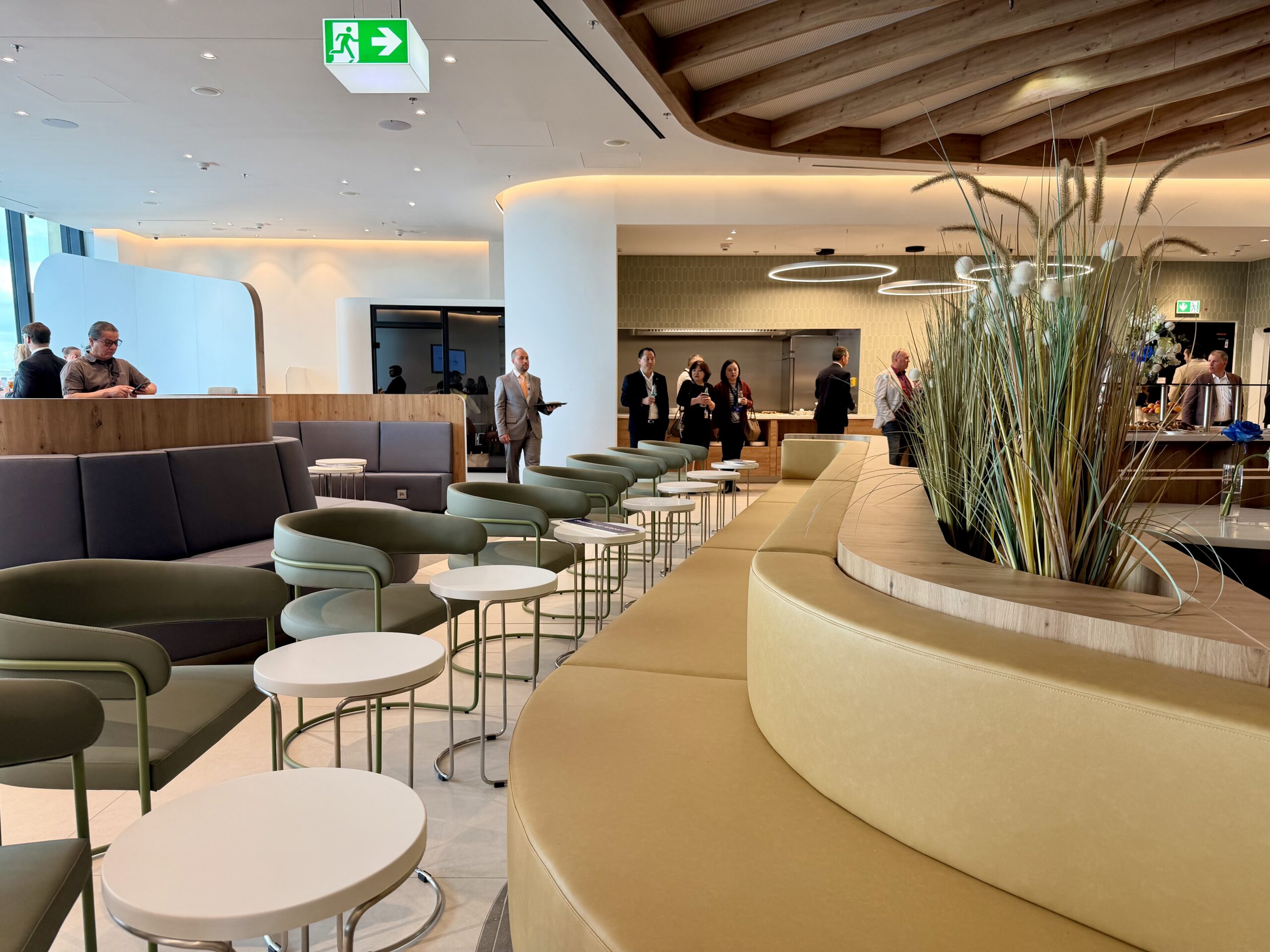 SkyTeam Lounge FRA wide angle photo.