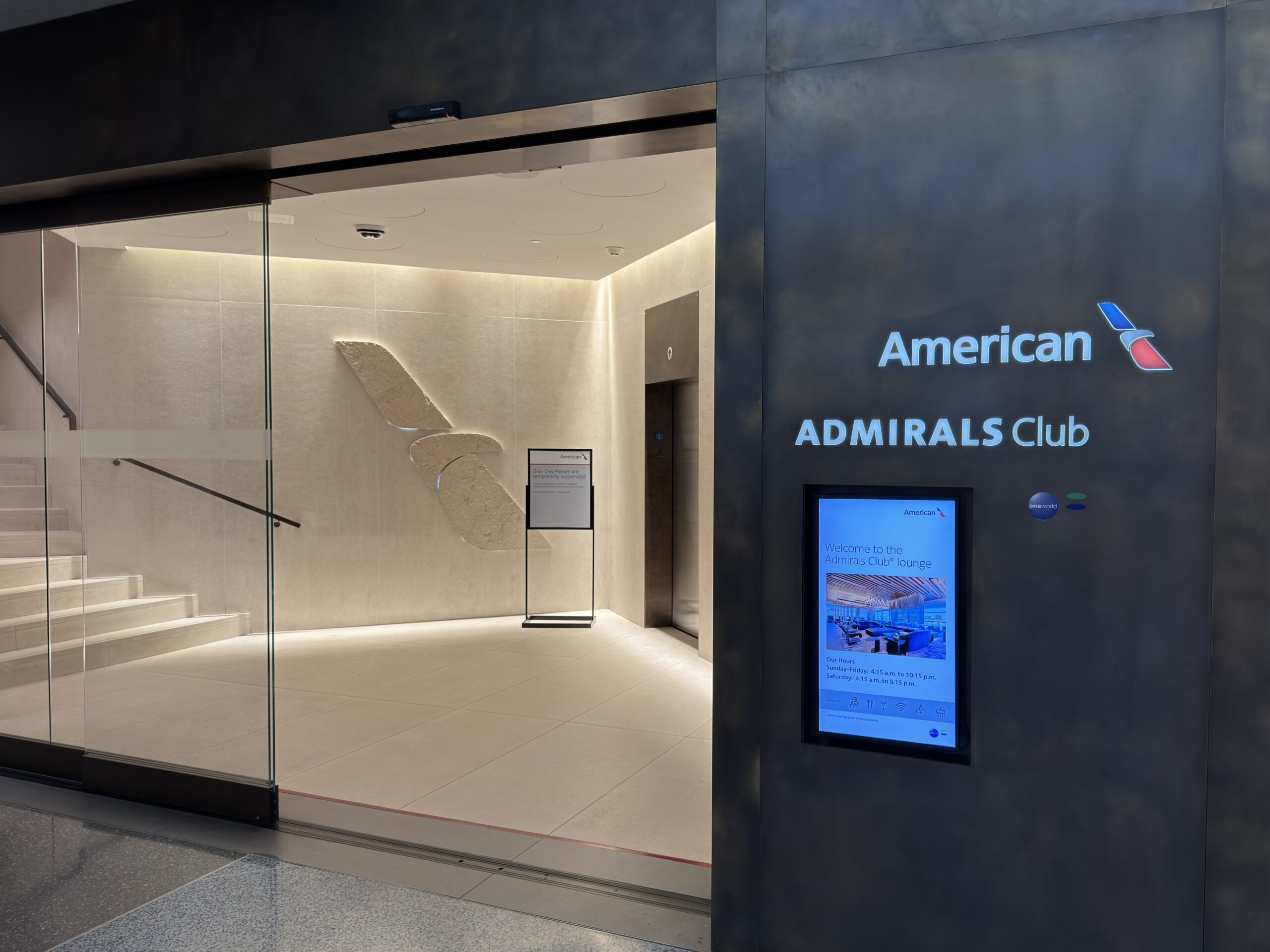 Entrance to an American Airlines Admirals Club at DCA