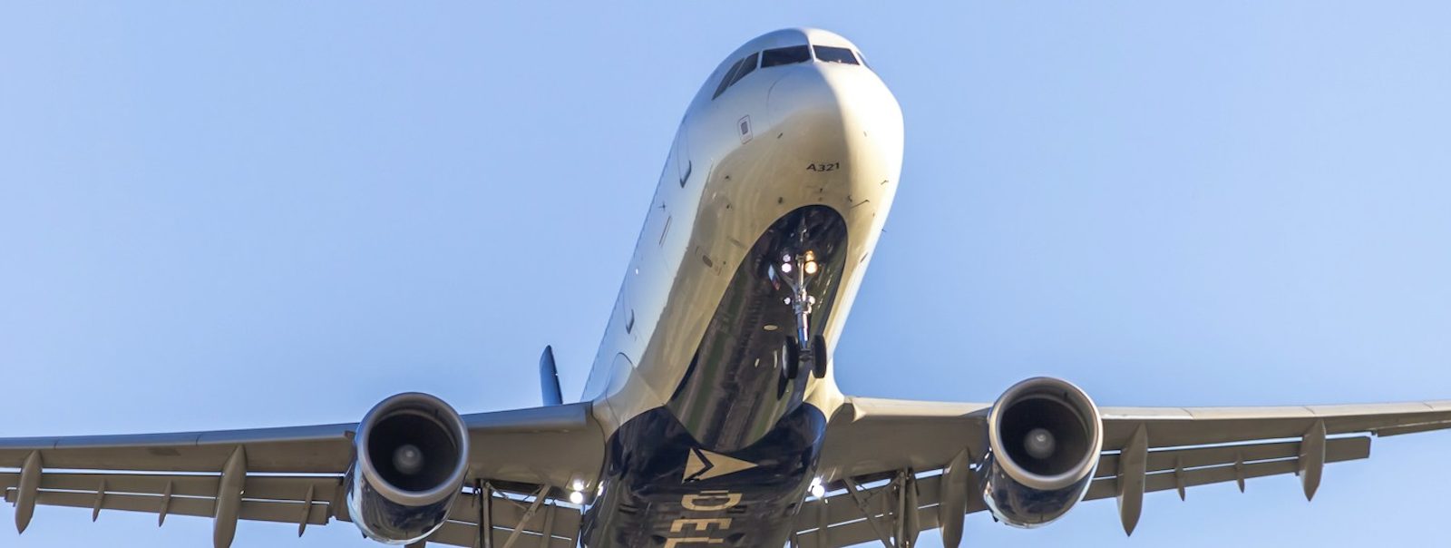 T-Mobile Customers Can Claim a Free Premium Beverage on Most Delta Flights — Here’s How