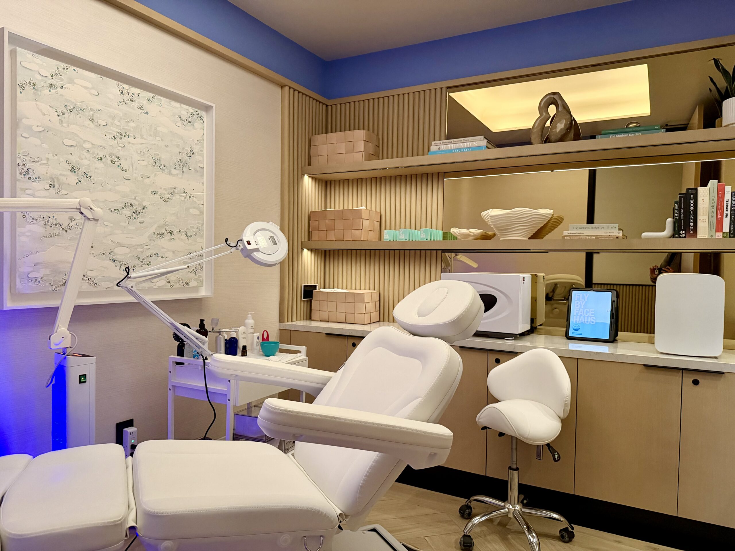 Facial room at the DFW Sapphire Lounge