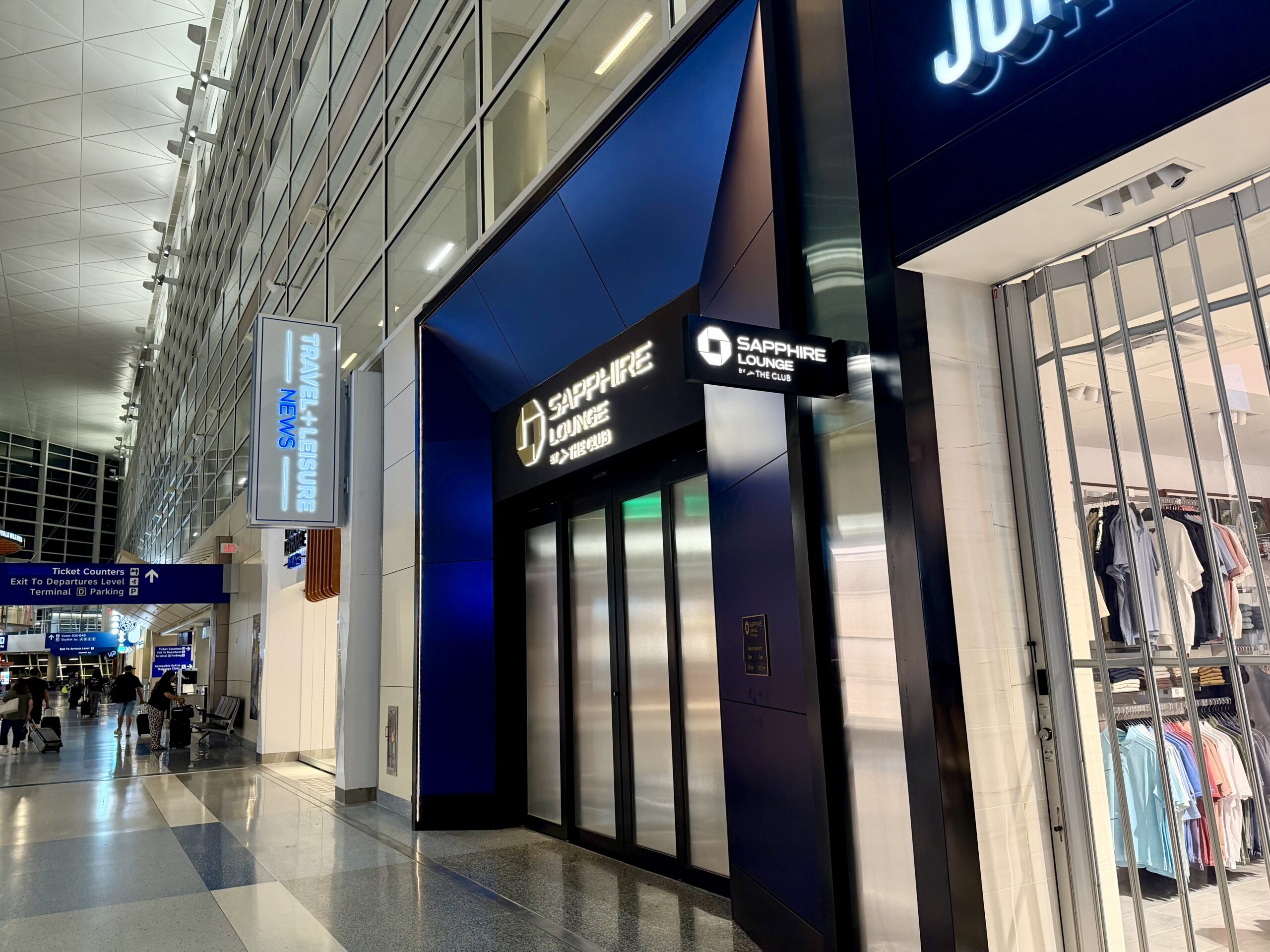Entrance to the DFW Sapphire Lounge